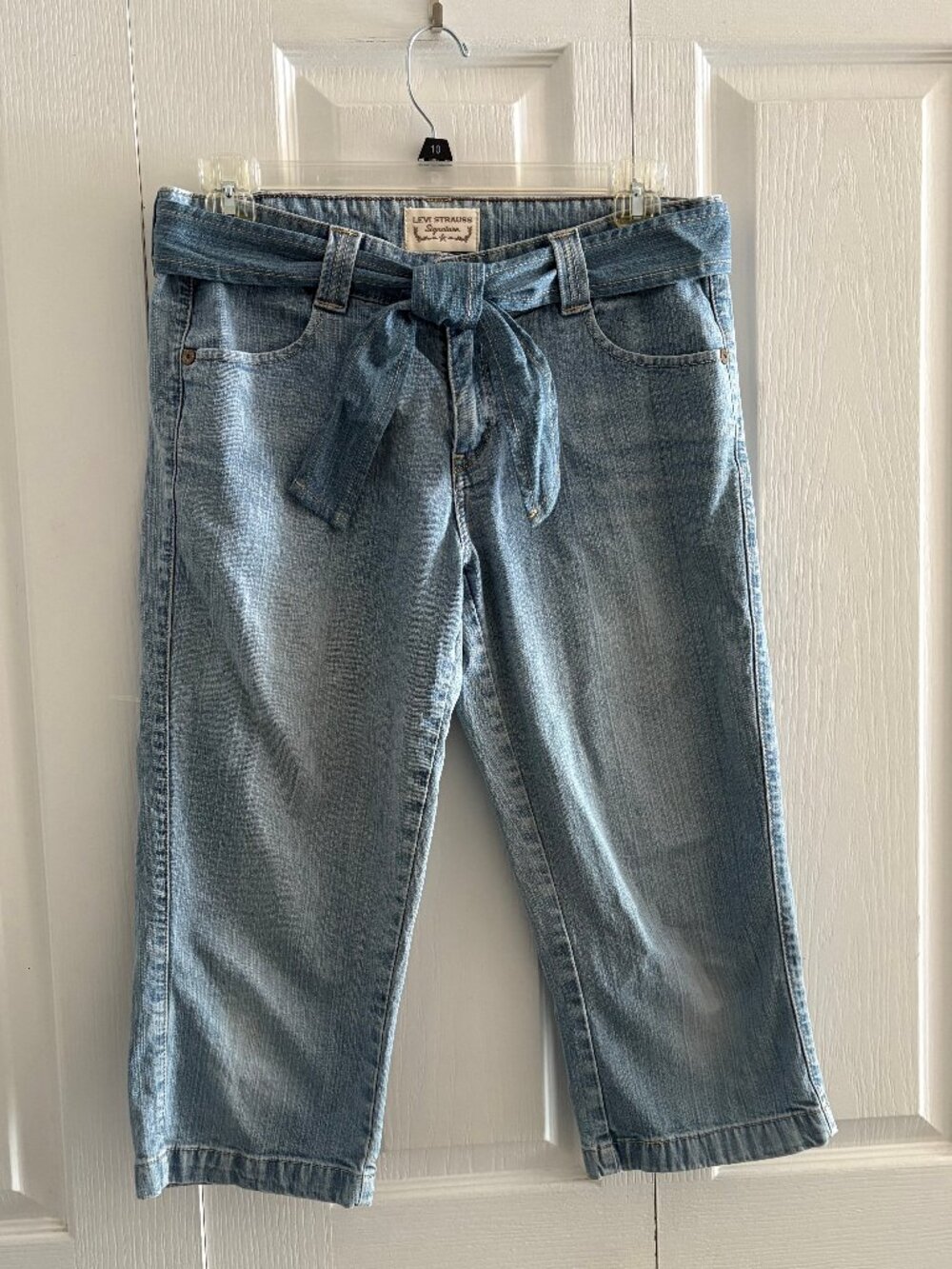 Levi's Signature Denim Capri pants, size 10
